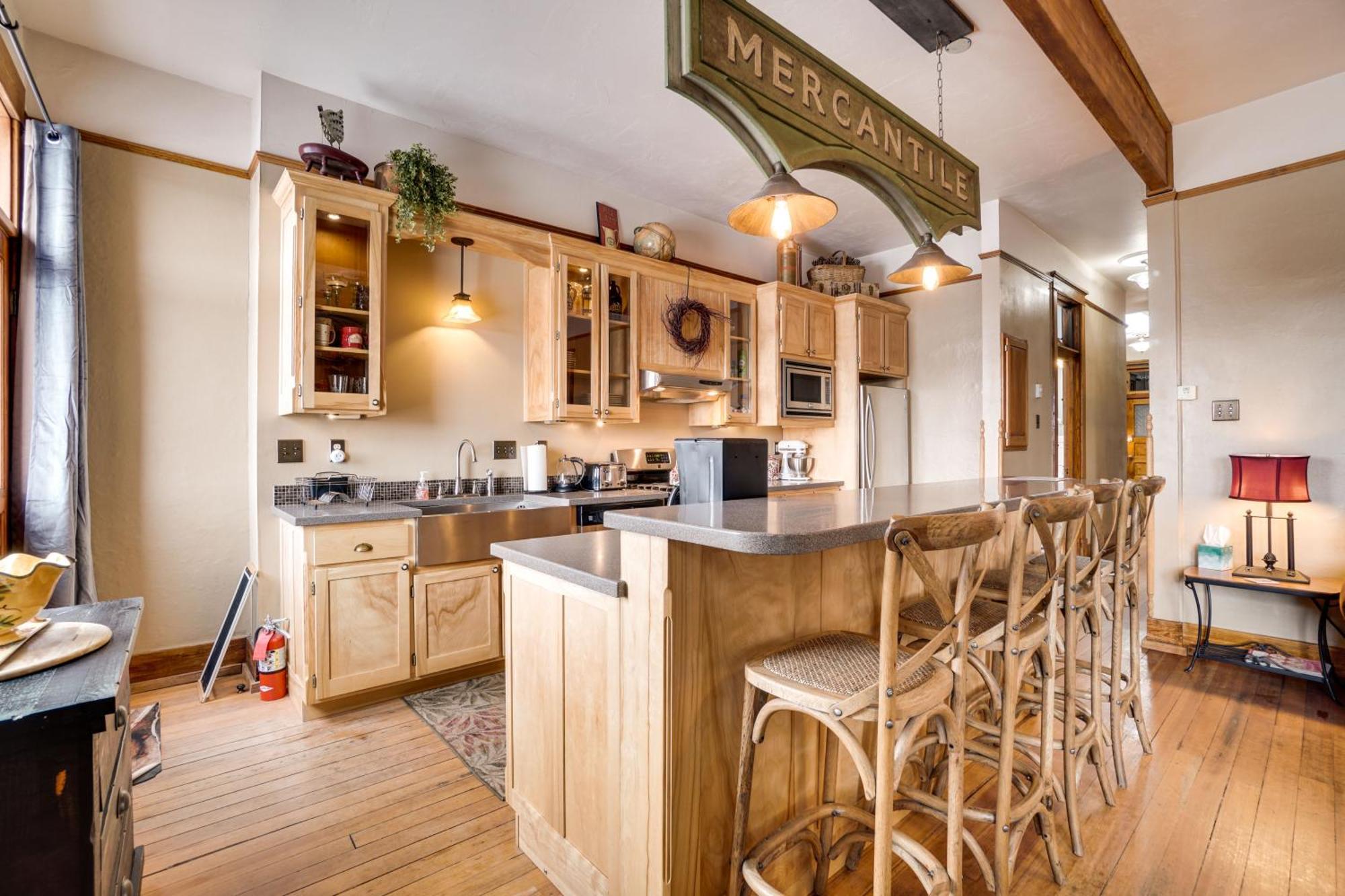 Vintage Downtown Laramie Apartment With Deck! Zewnętrze zdjęcie